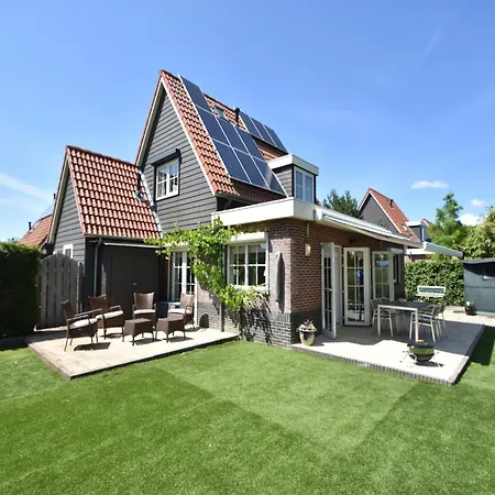 Holiday home Robinie Oude-Tonge