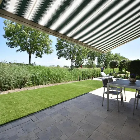 Robinie Holiday home Oude-Tonge