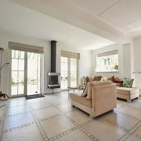 Robinie Holiday home